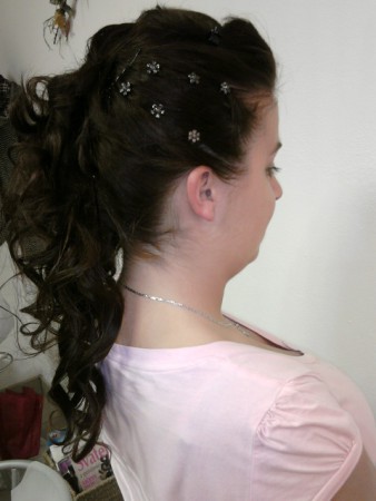 účes na stužkovú